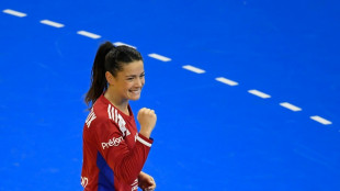 Hand: "On a besoin de t&eacute;moignages" de sportives m&egrave;res, clame Darleux