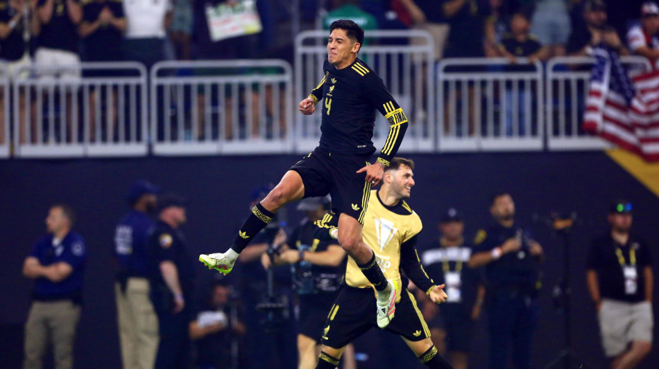 Calcio: il Messico batte 2-1 gli Usa e vince la Gold Cup