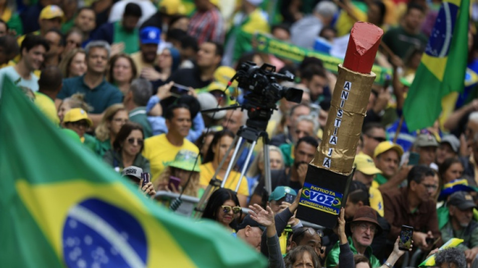 Condenan a 14 a&ntilde;os de prisi&oacute;n a la brasile&ntilde;a que pint&oacute; una estatua en los disturbios contra Lula