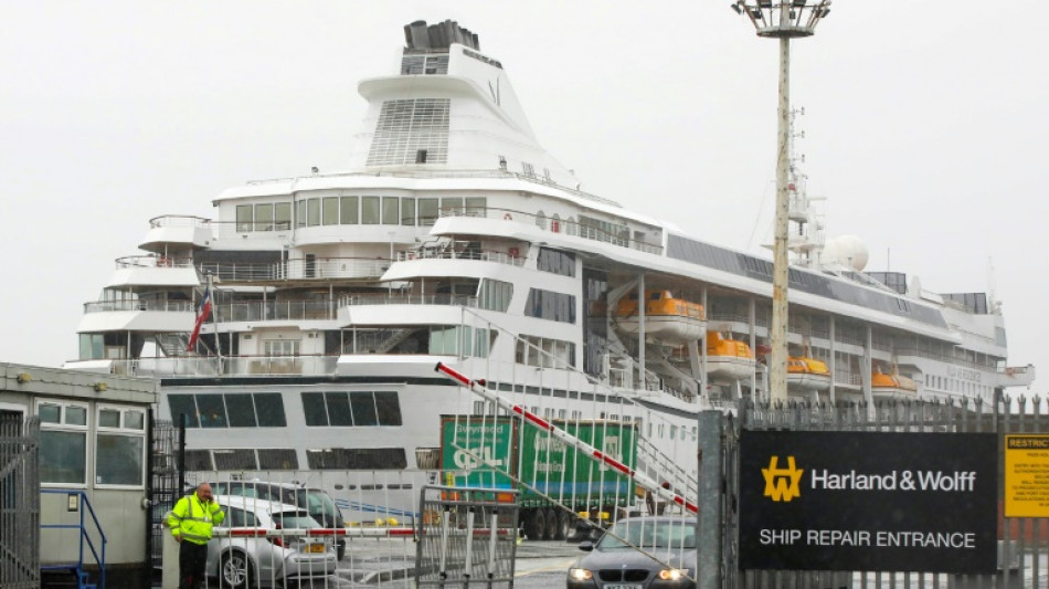 Transatl&acirc;ntico bloqueado h&aacute; quatro meses zarpa de Belfast