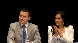 Presidente do Equador designa vice-presidente interina em meio &agrave; crise pol&iacute;tica