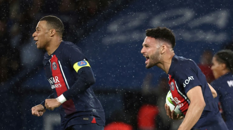 Foot: le Paris SG plie la Ligue 1 et r&ecirc;ve du tripl&eacute;