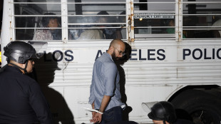 'Trump invier&agrave; 9.000 migranti a Guantanamo da domani'