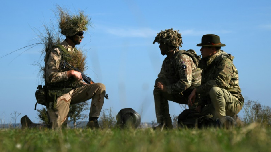 Des civils ukrainiens form&eacute;s par l'arm&eacute;e britannique en Angleterre