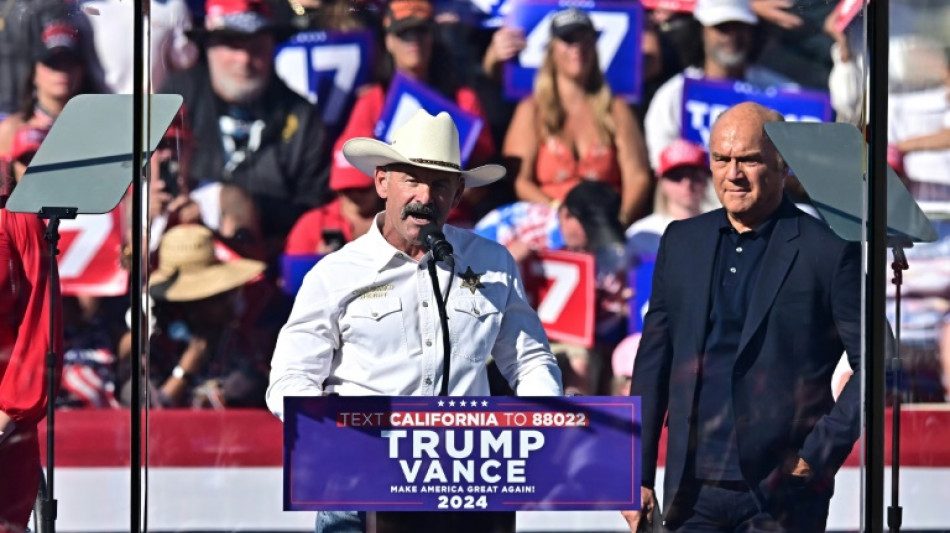 Homem armado &eacute; preso perto de com&iacute;cio de Trump na Calif&oacute;rnia