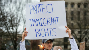 Juez considera ilegal el uso por Trump de ley de 1798 para deportar migrantes