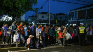 A l'aube &agrave; Shanghai, la recherche d'un emploi pour la journ&eacute;e