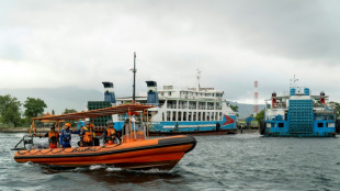Indonésie : les secouristes étendent les recherches après le naufrage d'un ferry