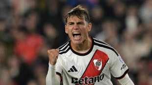Flamengo anuncia equatoriano Anthony Valencia e argentino Joaqu&iacute;n Freitas