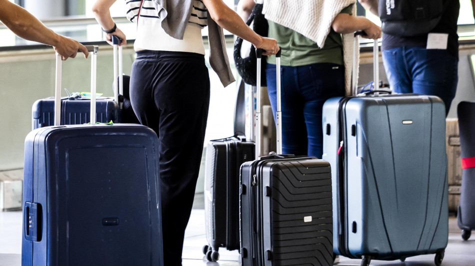 Liquidi nel bagaglio a mano senza limiti, l'Ue verso l'ok