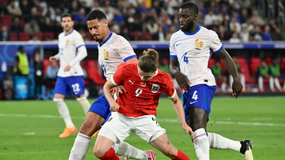 Euro-2024/France: Upamecano-Saliba, la charni&egrave;re tient la route