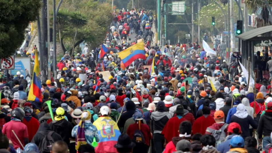 Lasso reh&uacute;sa levantar estado de excepci&oacute;n y aviva protesta ind&iacute;gena en Ecuador