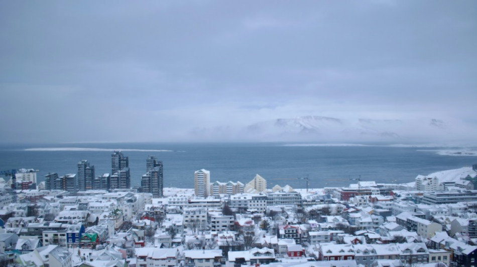 Les Islandais aux urnes apr&egrave;s l'&eacute;clatement du gouvernement de coalition