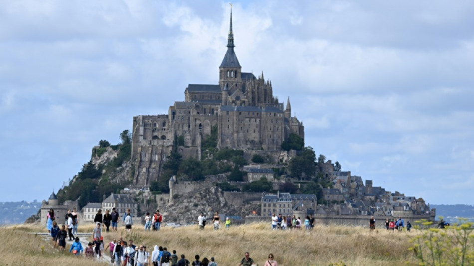 Le Mont-Saint-Michel, un "bureau magnifique mais mal chauff&eacute;"