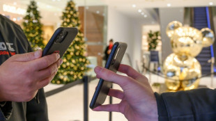 Bitkom: Verbraucher kaufen teurere Smartphones und nutzen diese l&auml;nger