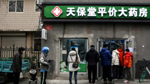 Los chinos acuden al azaroso mercado negro en busca de f&aacute;rmacos contra el covid