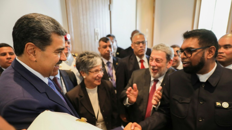 Maduro insiste em 'solu&ccedil;&atilde;o diplom&aacute;tica' em disputa com Guiana
