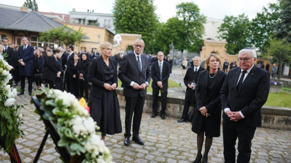 Beisetzung in Berlin: Vertreter von Staat und Gesellschaft w&uuml;rdigen Friedl&auml;nder