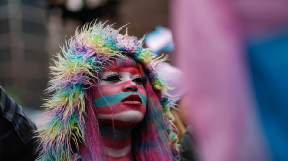 'Ataques di&aacute;rios': a vida dos jovens trans sob Trump nos EUA