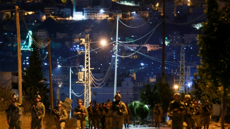 For&ccedil;as israelenses matam tr&ecirc;s combatentes palestinos na Cisjord&acirc;nia