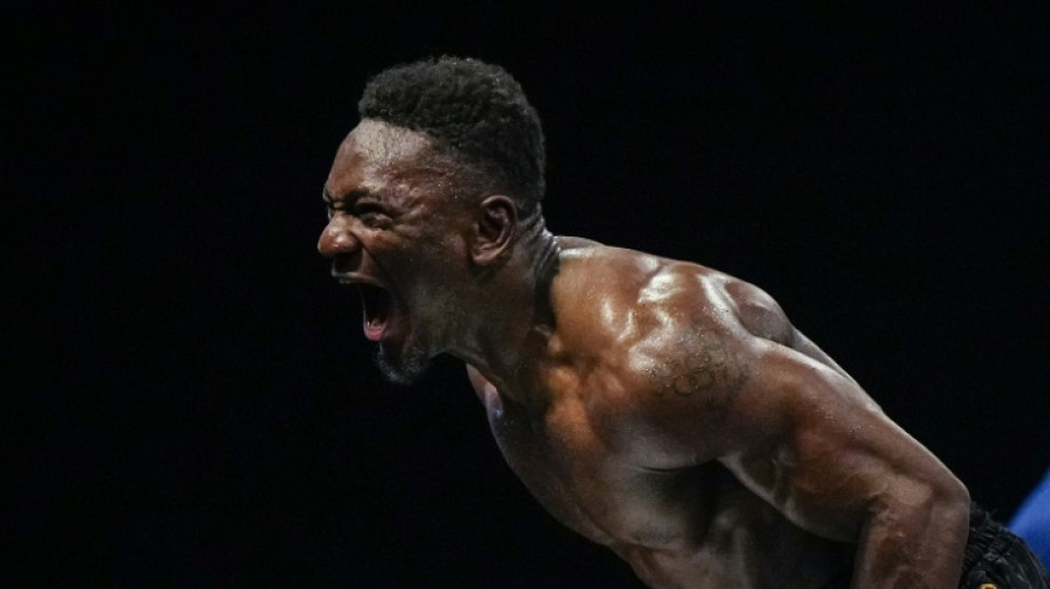 Boxe: Christian Mbilli &eacute;teint Mark Heffron en 25 secondes 