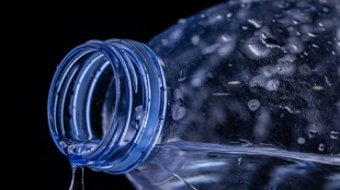 Eaux min&eacute;rales trait&eacute;es: Foodwatch d&eacute;pose deux nouvelles plaintes pour saisir un juge