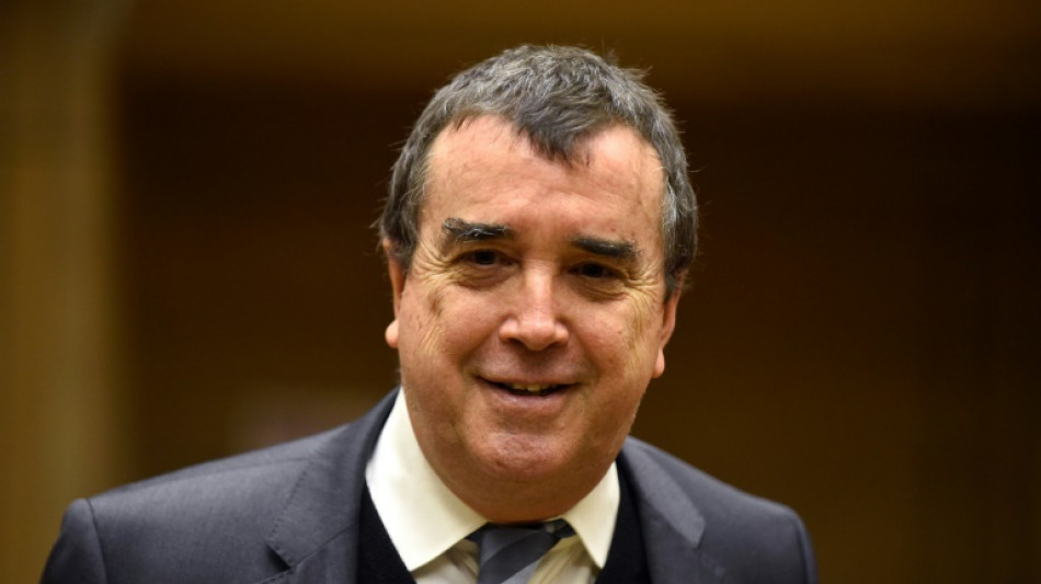 Arnaud Lagard&egrave;re, h&eacute;ritier d&eacute;chu d'un empire fran&ccedil;ais