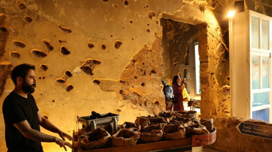 El pasado de L&iacute;bano reverbera en su sombr&iacute;o presente en nueva exhibici&oacute;n