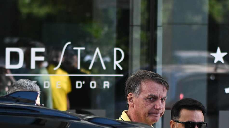 Brasile, Bolsonaro non sar&agrave; in aula a processo per tentato golpe