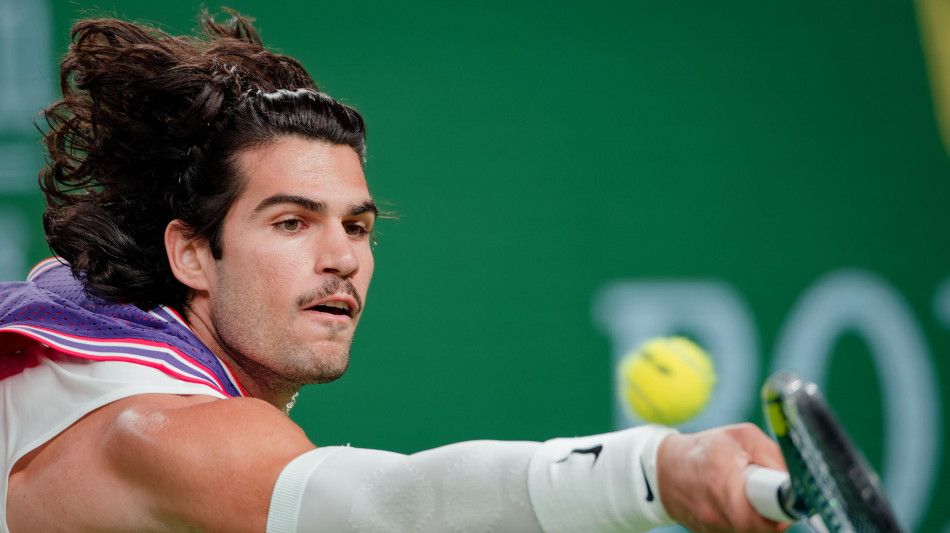 Tennis: Alcaraz batte Paul e va in semifinale a Vienna