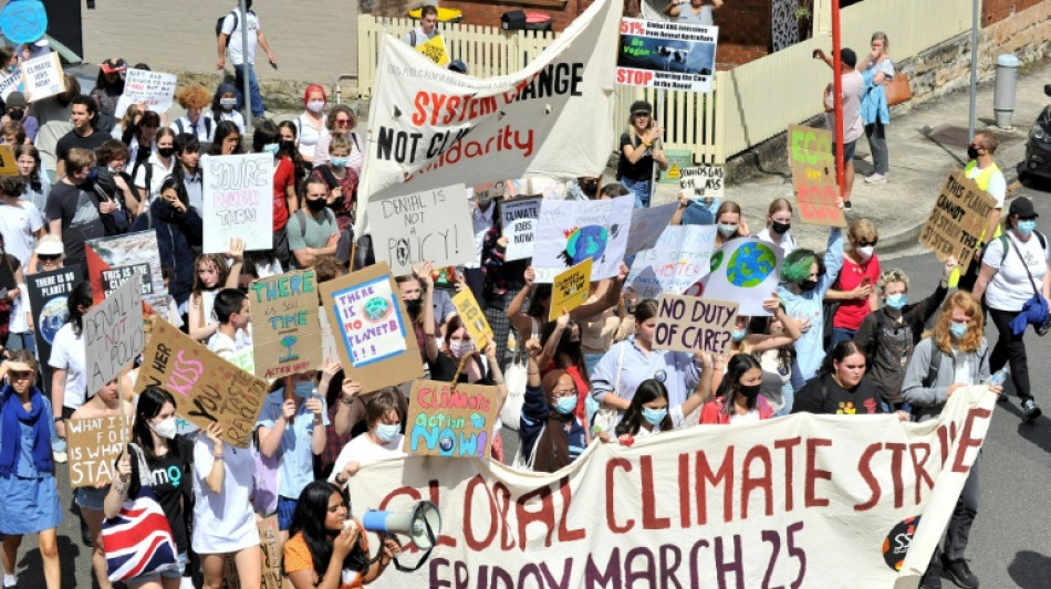 Des &eacute;coliers australiens manifestent contre le r&eacute;chauffement climatique