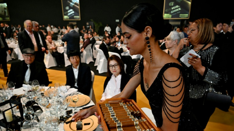 Un lujoso humidor bate r&eacute;cord en subasta de puros en Cuba