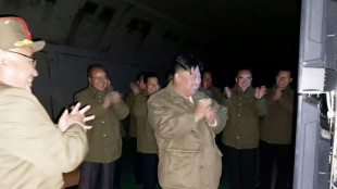 Corea del Norte dispara un misil y env&iacute;a aviones militares cerca de la frontera con el Sur
