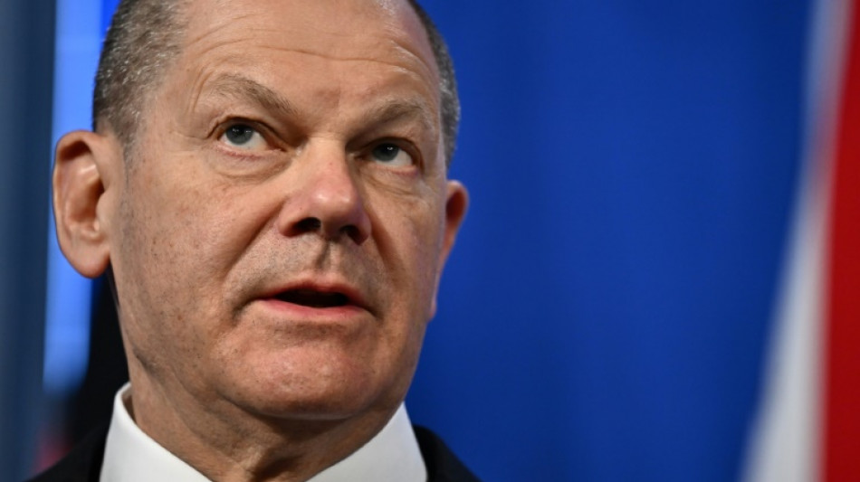 Verteidigungsausschuss l&auml;dt Scholz zu Sitzung ein 