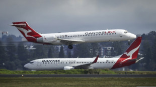 Fragmentos de neum&aacute;tico perforan el ala de un avi&oacute;n de Qantas