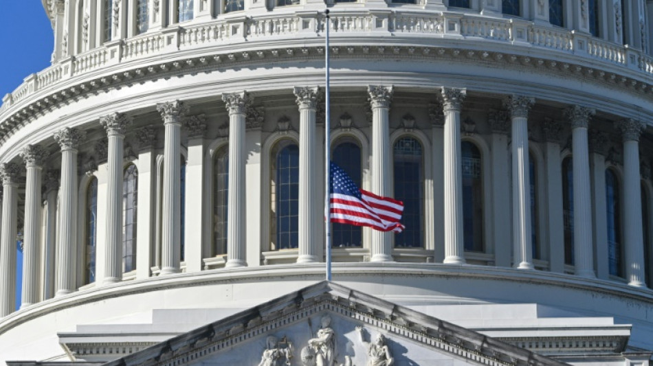 Posse de Trump ter&aacute; bandeiras no alto, e n&atilde;o a meio mastro por luto a Jimmy Carter