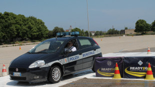 'Per ballare dovete pagare', a Bari baby gang chiede pizzo