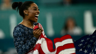 Gymnastique: avec l'or par &eacute;quipe, Biles r&eacute;enchante son histoire olympique