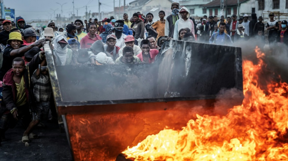 Madagascar: milliers de manifestants &agrave; Antananarivo, des bless&eacute;s et des arrestations