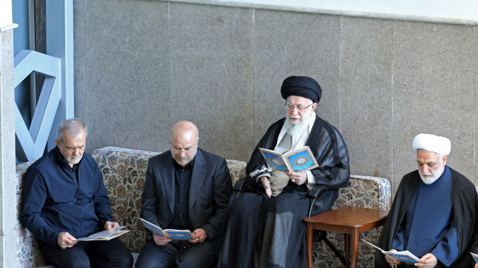 Khamenei, 'l'Iran non esiter&agrave; n&eacute; ritarder&agrave; contro Israele'