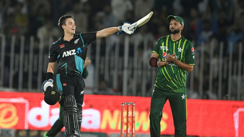 Chapman's century helps New Zealand end Pakistan series 2-2