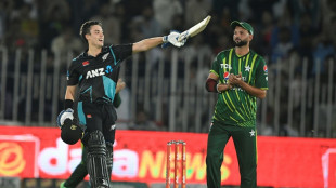 Chapman's century helps New Zealand end Pakistan series 2-2