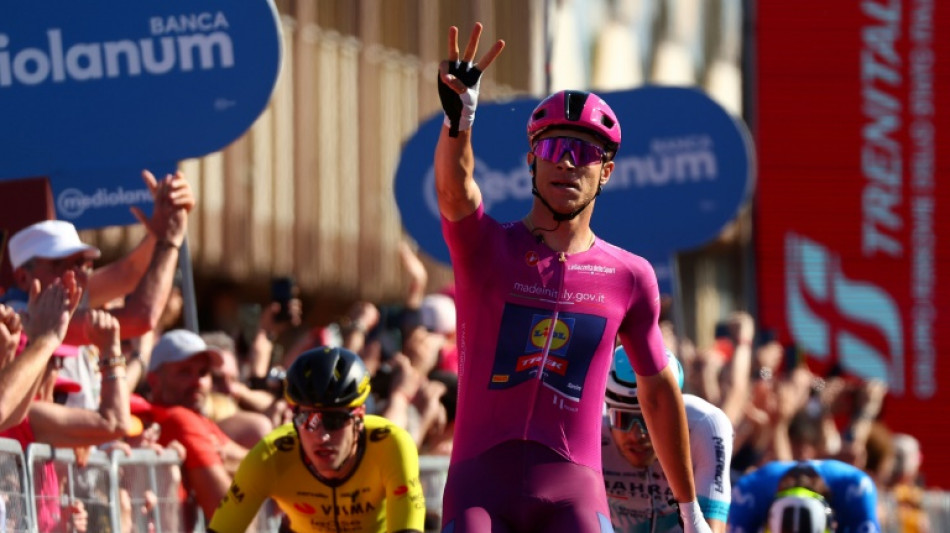 Milan gana la segunda etapa de la Tirreno-Adri&aacute;tico, Ganna sigue l&iacute;der