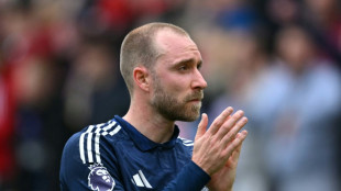 Christian Eriksen assina com Wolfsburg