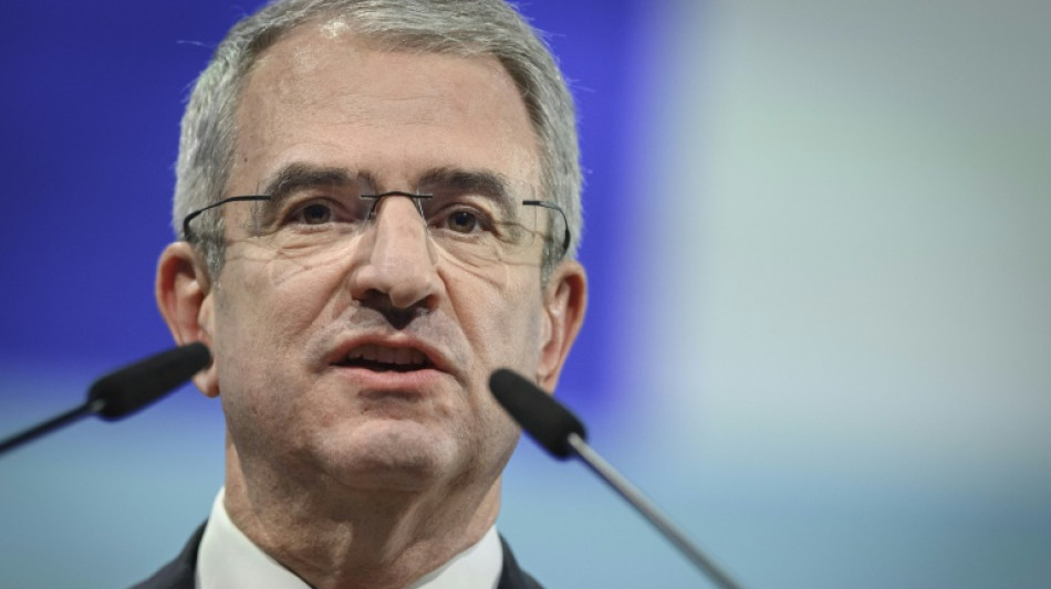 L'action Nestl&eacute; chute apr&egrave;s un nouveau changement abrupt &agrave; la t&ecirc;te du groupe.