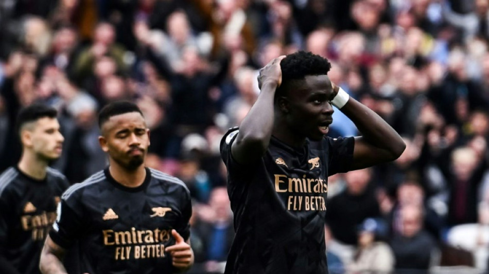 Arsenal blow lead again in damaging West Ham draw