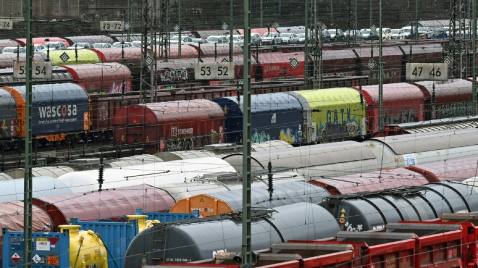 Bahn und GDL verhandeln wieder - Debatte &uuml;ber Streikrecht geht weiter