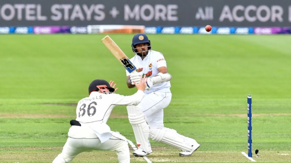 Mendis races to 73 as Sri Lanka reach 120-1 in first NZ Test