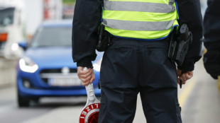 15-J&auml;hriger fl&uuml;chtet vor Polizei: Autounfall in Niedersachsen endet glimpflich