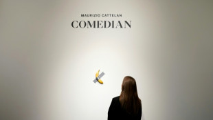 Famosa banana colada na parede é vendida por US$ 6,2 milhões em Nova York